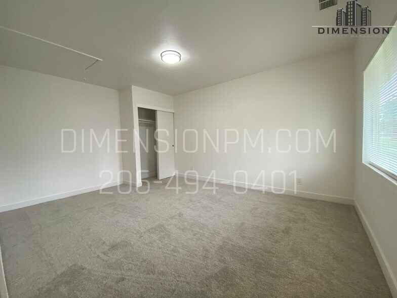 Building Photo - 9012 Highland Ave SW