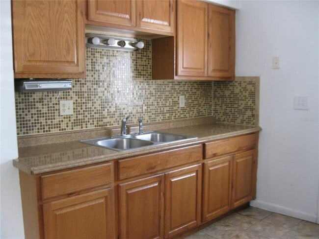 Building Photo - 620 31st Ave E