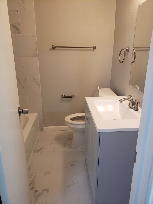 2nd bathroom - 226 S Iowa St