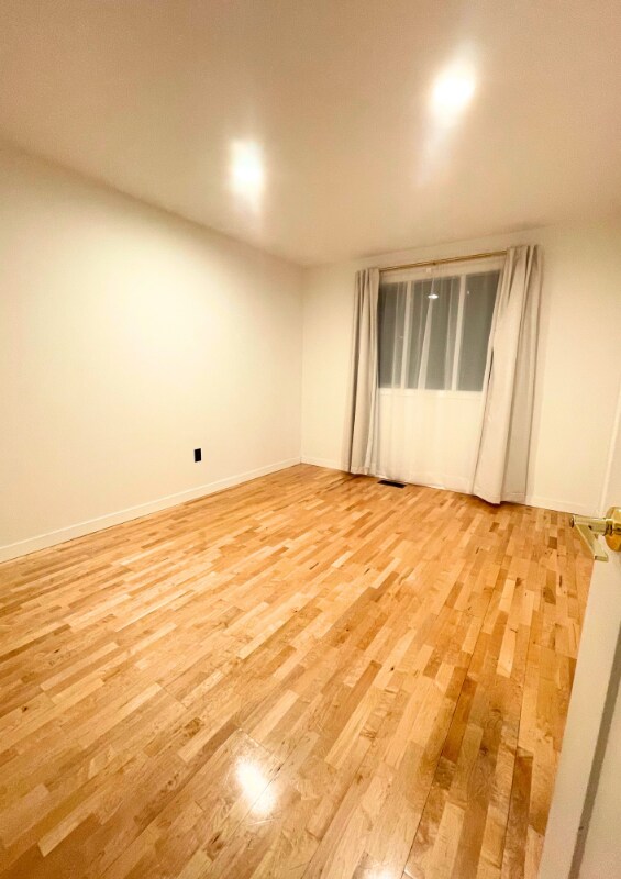 Building Photo - 12515 SE 74th St