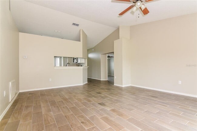 Building Photo - 8024 Ridgeglen Cir W