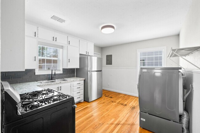 Building Photo - Wonderful 2/1 in Central Lubbock!