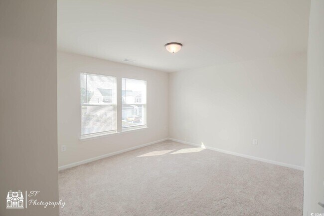 Building Photo - 1860 Villena Dr