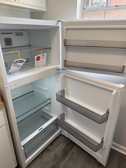New Midea refrigerator - 1613 Ashford Ln