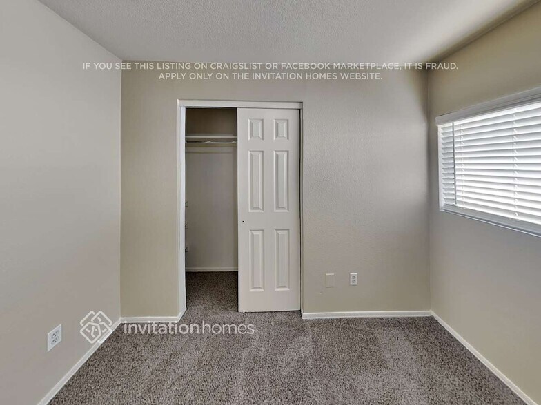 Building Photo - 11542 W Flores Dr