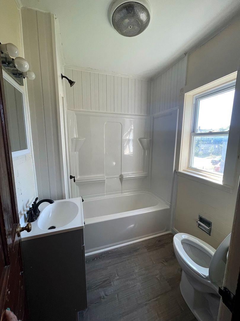 Building Photo - 17-19 Lafountain Street