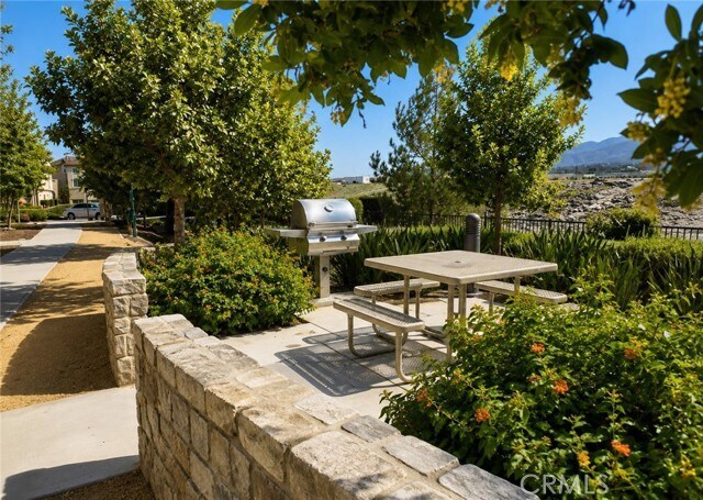 Building Photo - 1017 Savi Dr