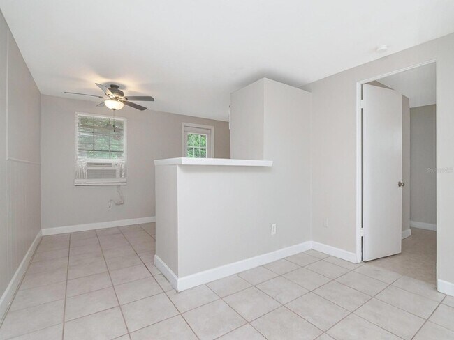 Building Photo - 104 Karde Ln