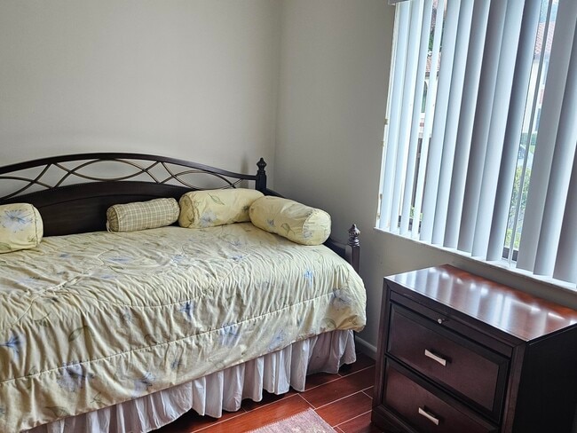 Building Photo - 10663 Ocean Palm Way