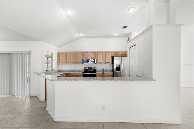 Building Photo - 12517 Pica St