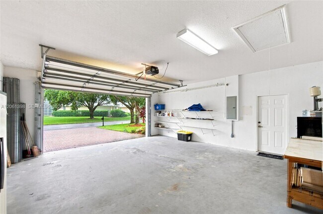 Building Photo - 4025 Chablis St SW