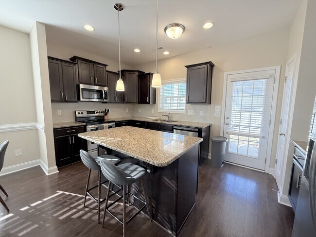 Building Photo - 15 Old Montague Way