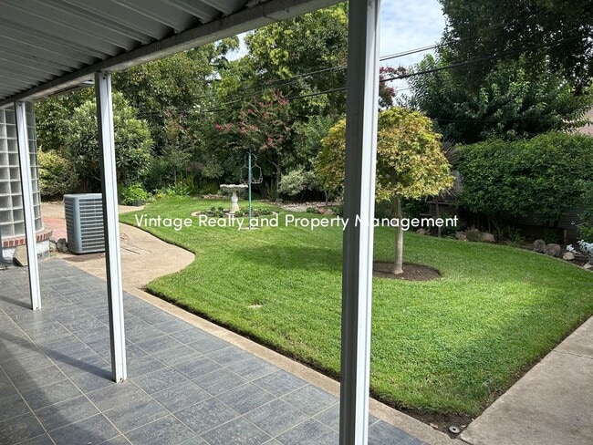 Building Photo - First Time On The Rental Market! Single St...