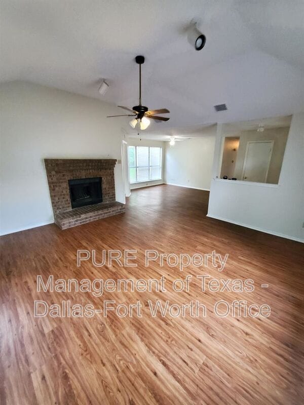 Building Photo - 8005 Meadowlark Ln