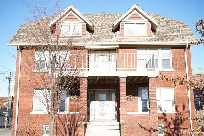 Primary Photo - 3716 Lincoln St