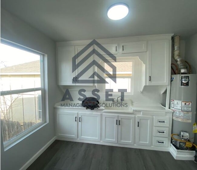 Building Photo - Modern 1-Bedroom Apartment with Thoughtful Design