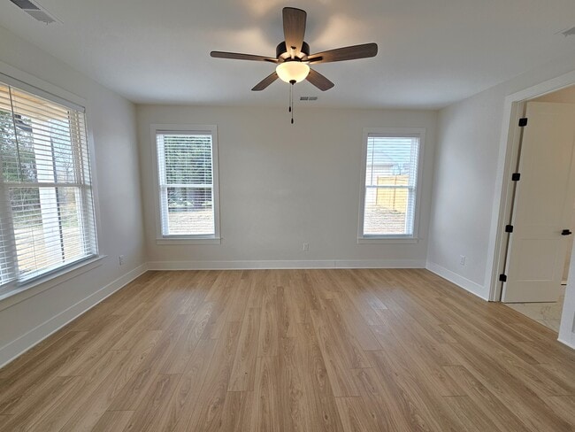 Building Photo - 3400 Pennington Rd