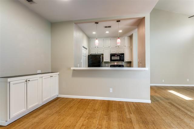 Building Photo - 7340 Skillman St