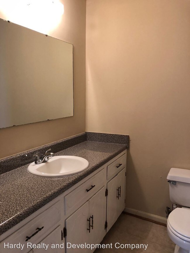 Building Photo - 501 Redmond Rd