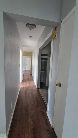 Building Photo - 300 Oxford Ave