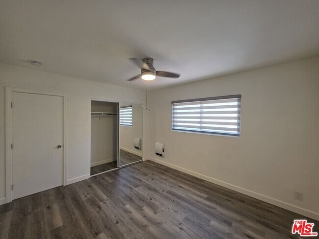 Building Photo - 10734 Palms Blvd