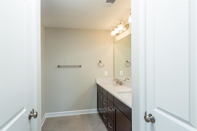 Building Photo - Luxury Home in Preston Lake
