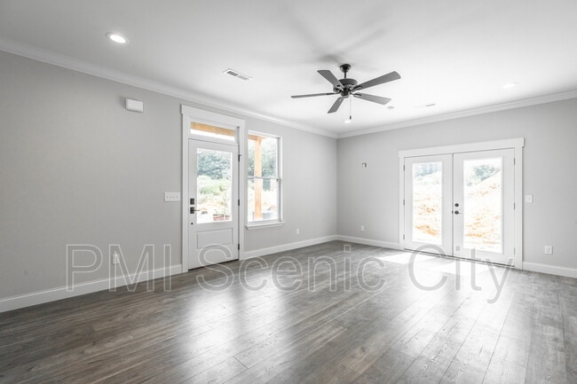 Building Photo - 1908 Cypress Ln