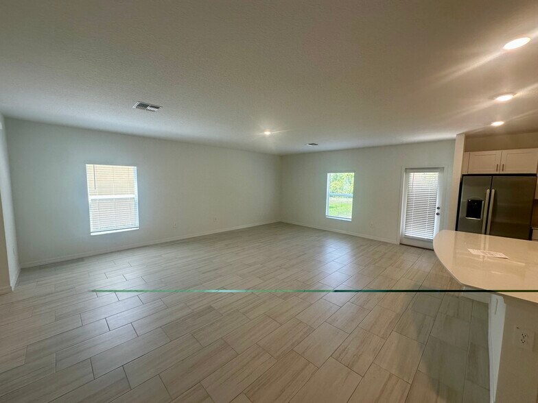 Building Photo - 17606 Happytrails St