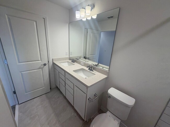 Building Photo - 11200 Blue Bay Dr