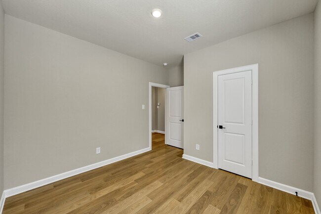 Building Photo - 21703 Lavender Fls Dr