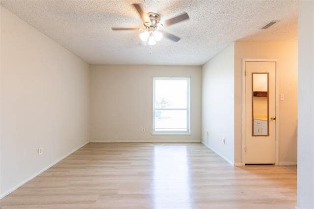 Building Photo - 1733 Chucker Ct