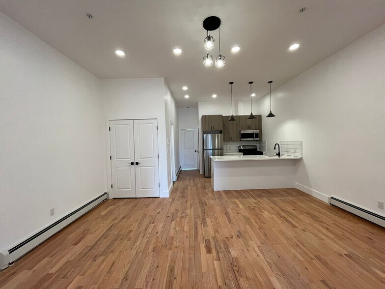 Building Photo - 224 Old Bergen Rd