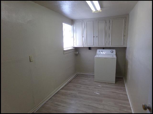 Building Photo - 701 N Buchanan St