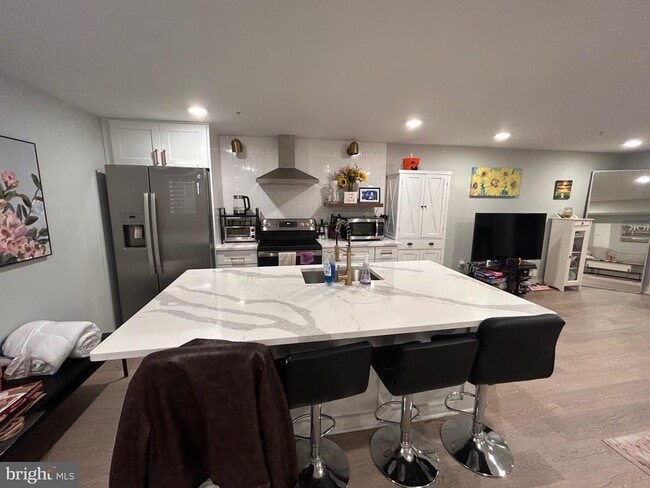 Building Photo - 5830 Henry Ave