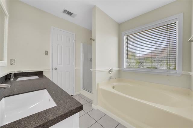 Building Photo - 3115 Creekside Dr