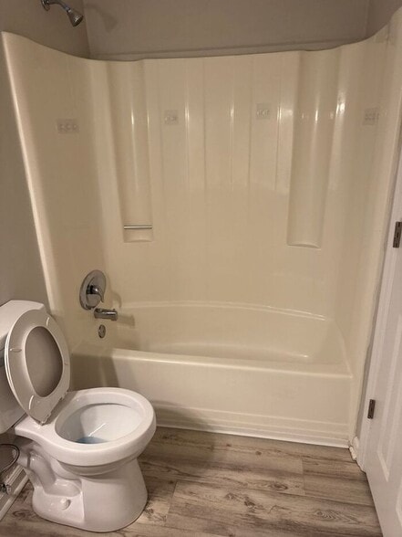 Building Photo - 114 Johnny Reb Dr