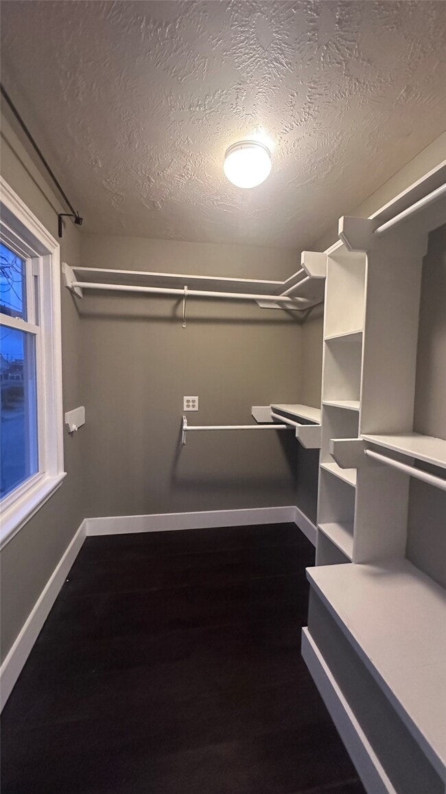 Building Photo - 1531 Fairview St