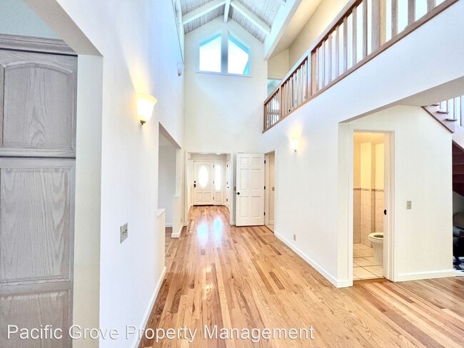 Building Photo - 3 br, 2.5 bath House - 165 Pacific Avenue