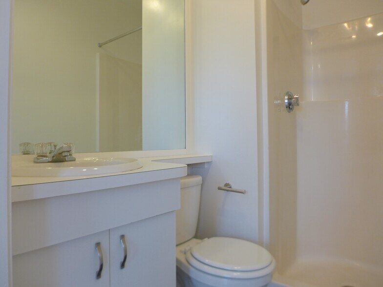 Building Photo - 14 Milford St