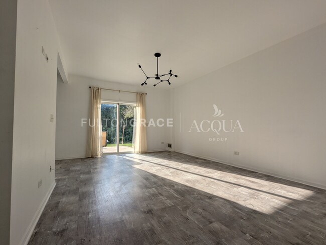 Building Photo - 2551 Oak Tree Ln