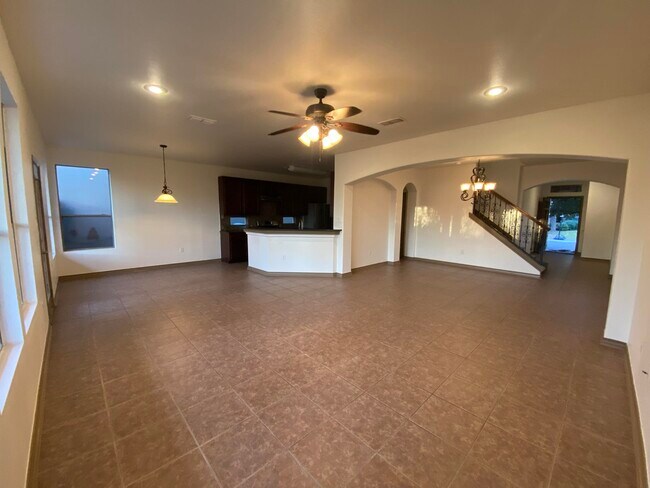 Building Photo - 9813 Sandhill Dr