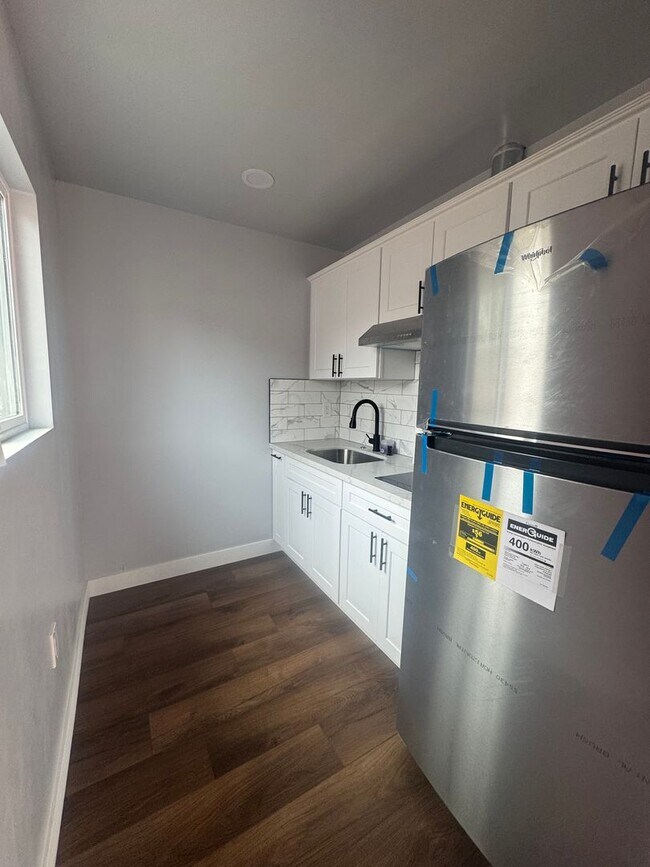 Building Photo - NEW AND BEAUTIFUL PRIVATE ADU