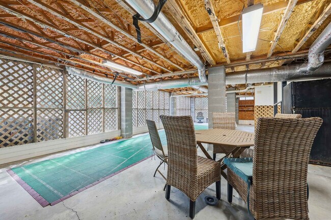 Building Photo - 6 Ibis St