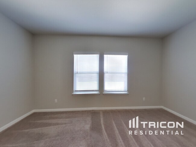 Building Photo - 5520 Shasta Pl