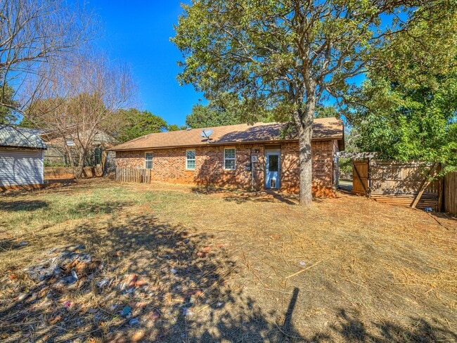 Building Photo - Home for rent in Guthrie Schools + Northeast Edmond