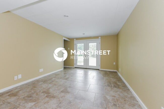 Building Photo - 4 Bedroom Pet-Friendly Home in Leavenworth, KS with Main Street Renewal