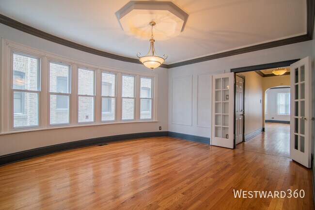 Building Photo - 7640 S Phillips-1