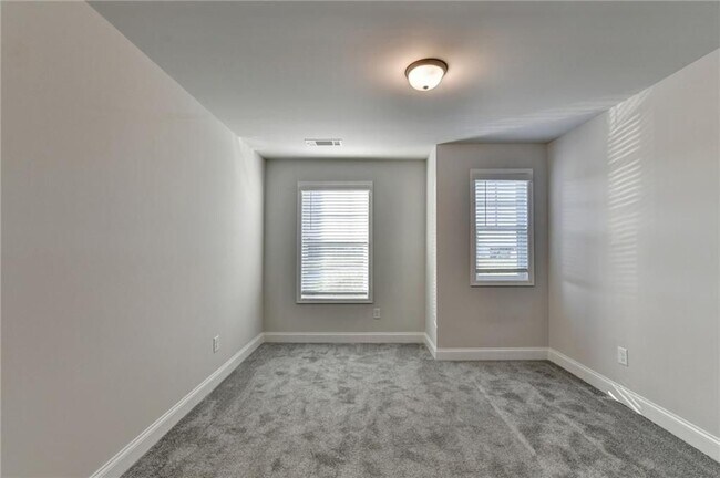 Building Photo - 3855 Brookburn Pk