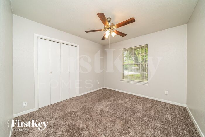 Building Photo - 204 E Lanett Dr