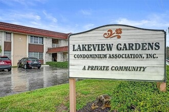 Building Photo - 5325 SW 77th Ct